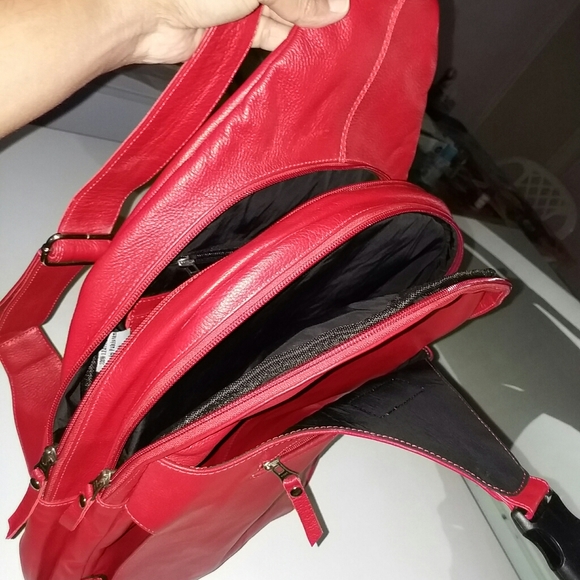 Backpack - Picture 3 of 8